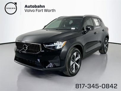 New 2025 Volvo XC40 B5 Core w/ Protection Package Premier