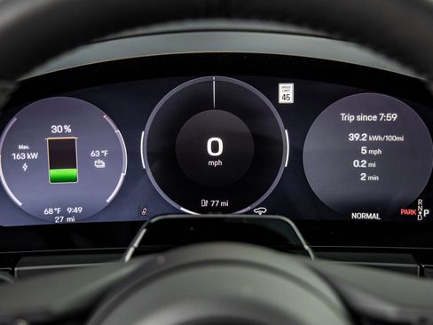 New 2026 Porsche Macan Electric RWD image 29