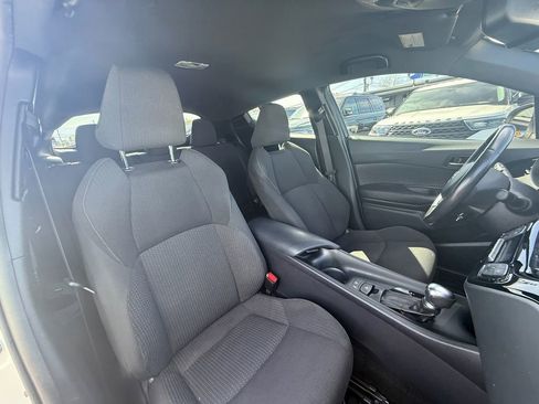 Used 2018 Toyota C-HR XLE image 24