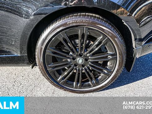 Used 2025 Land Rover Range Rover SE AWD/4WD image 16
