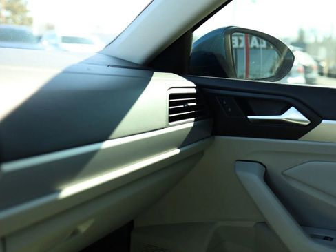 Used 2019 Volkswagen Jetta S image 25