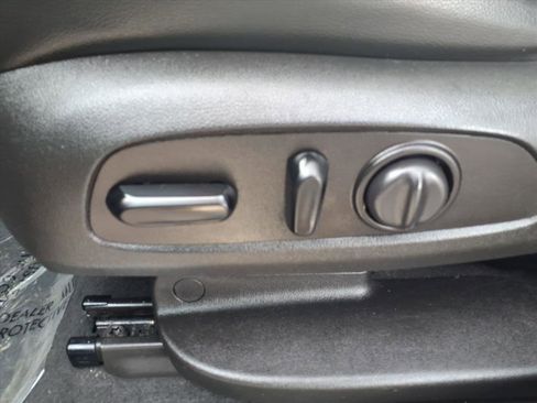 Used 2021 GMC Acadia SLT image 26