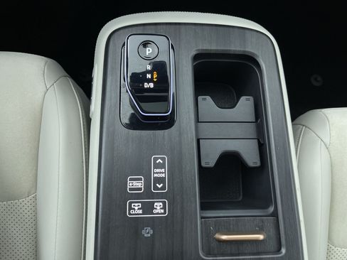 Certified 2024 Nissan Ariya AWD image 22