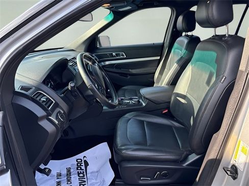 Used 2016 Ford Explorer XLT w/ Equipment Group 202A image 7