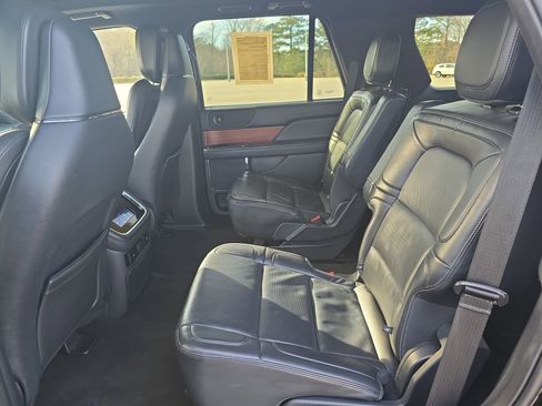 Used 2024 Lincoln Navigator Reserve image 15