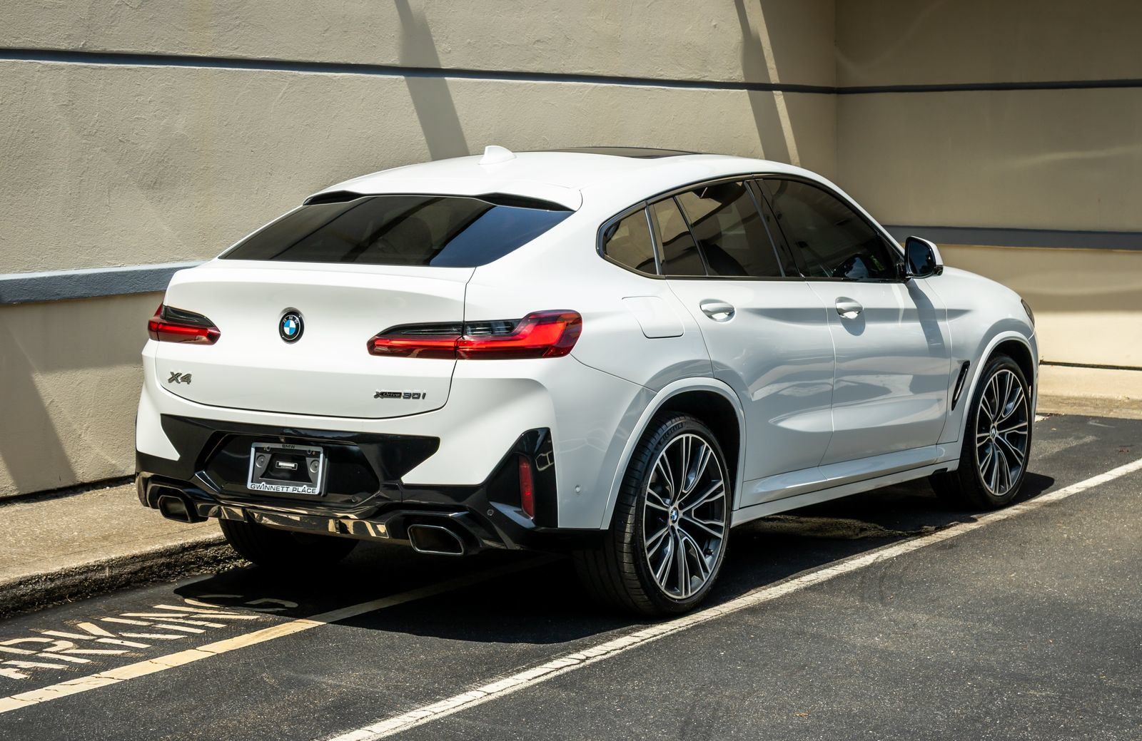 Used 2023 BMW X4 xDrive30i w/ M Sport Package AWD/4WD image 7