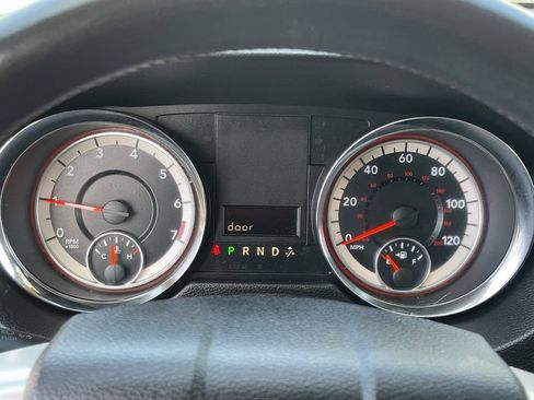 Used 2017 Dodge Grand Caravan SE w/ UConnect Hands-Free Group FWD image 30