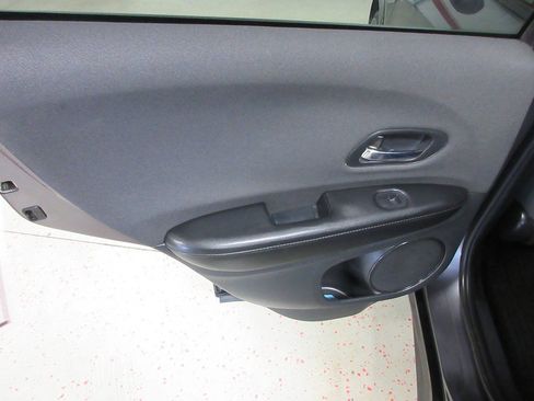 Used 2021 Honda HR-V Sport image 23