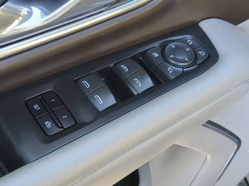 Used 2021 Chevrolet Tahoe Z71 w/ Z71 Signature Package image 10