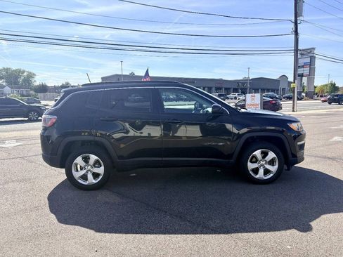 Used 2019 Jeep Compass Latitude w/ Popular Equipment Group AWD/4WD image 7