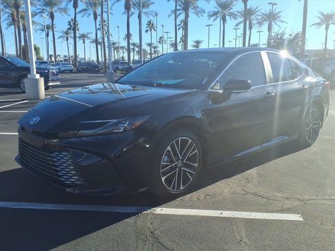 Used 2025 Toyota Camry XLE w/ Premium Plus Package image 8