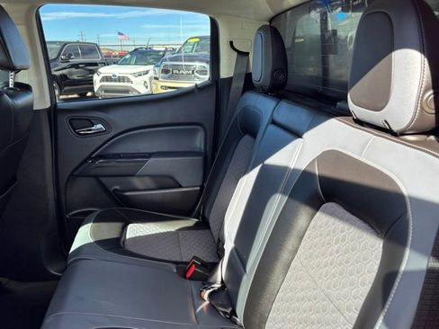 Used 2015 Chevrolet Colorado Z71 image 16