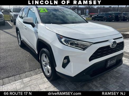 Used 2021 Toyota RAV4 XLE w/ XLE Grade Weather Package image 7