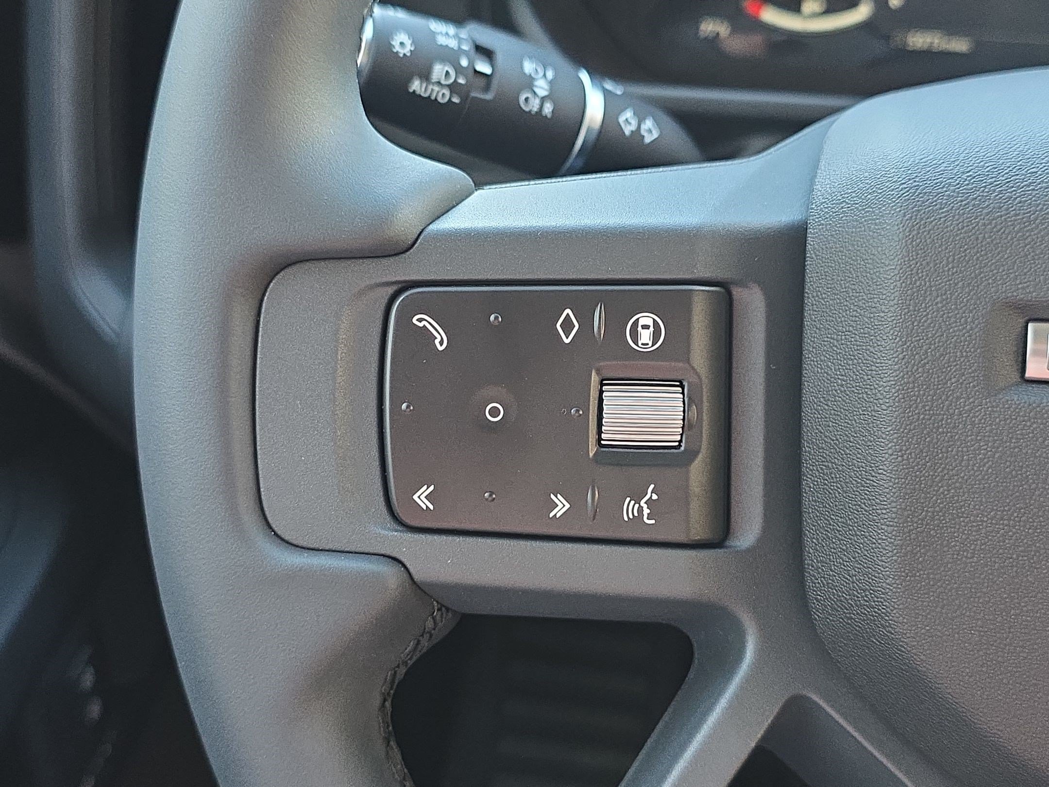 Used 2026 Land Rover Defender 110 S AWD/4WD image 18