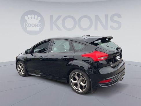 Used 2018 Ford Focus ST FWD image 8