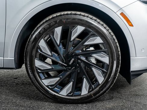 Used 2024 Lincoln Nautilus Black Label w/ Jet Appearance Package (87T) image 7