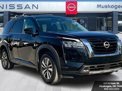 Used 2023 Nissan Pathfinder SL