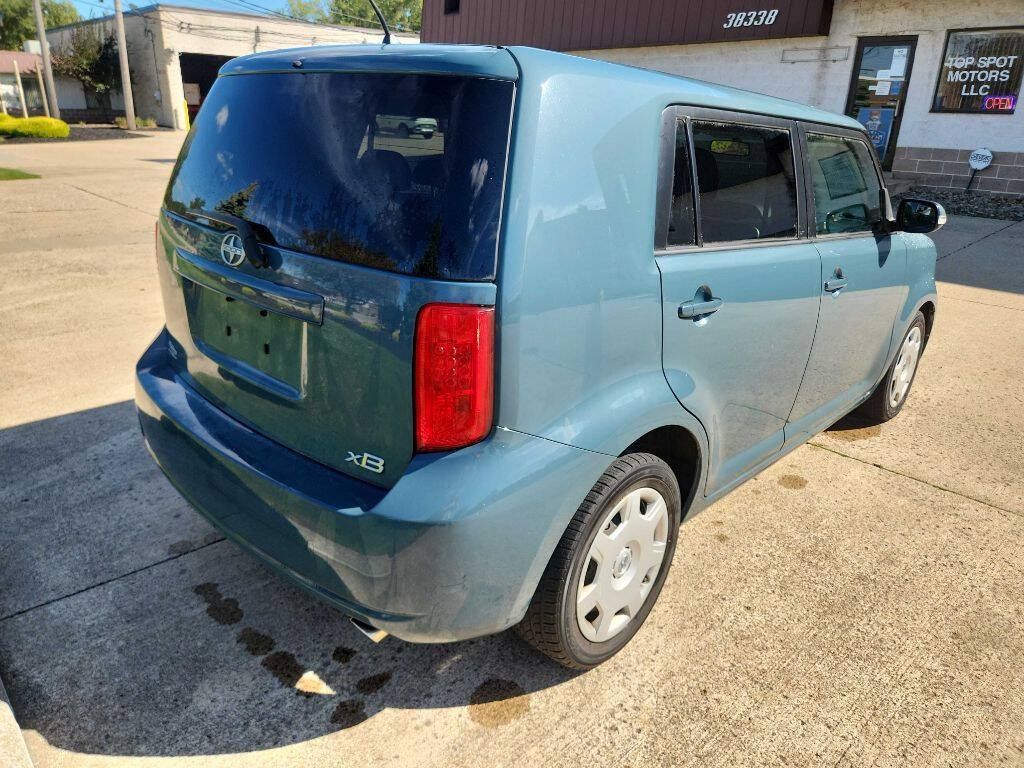 Used 2010 Scion xB FWD image 7