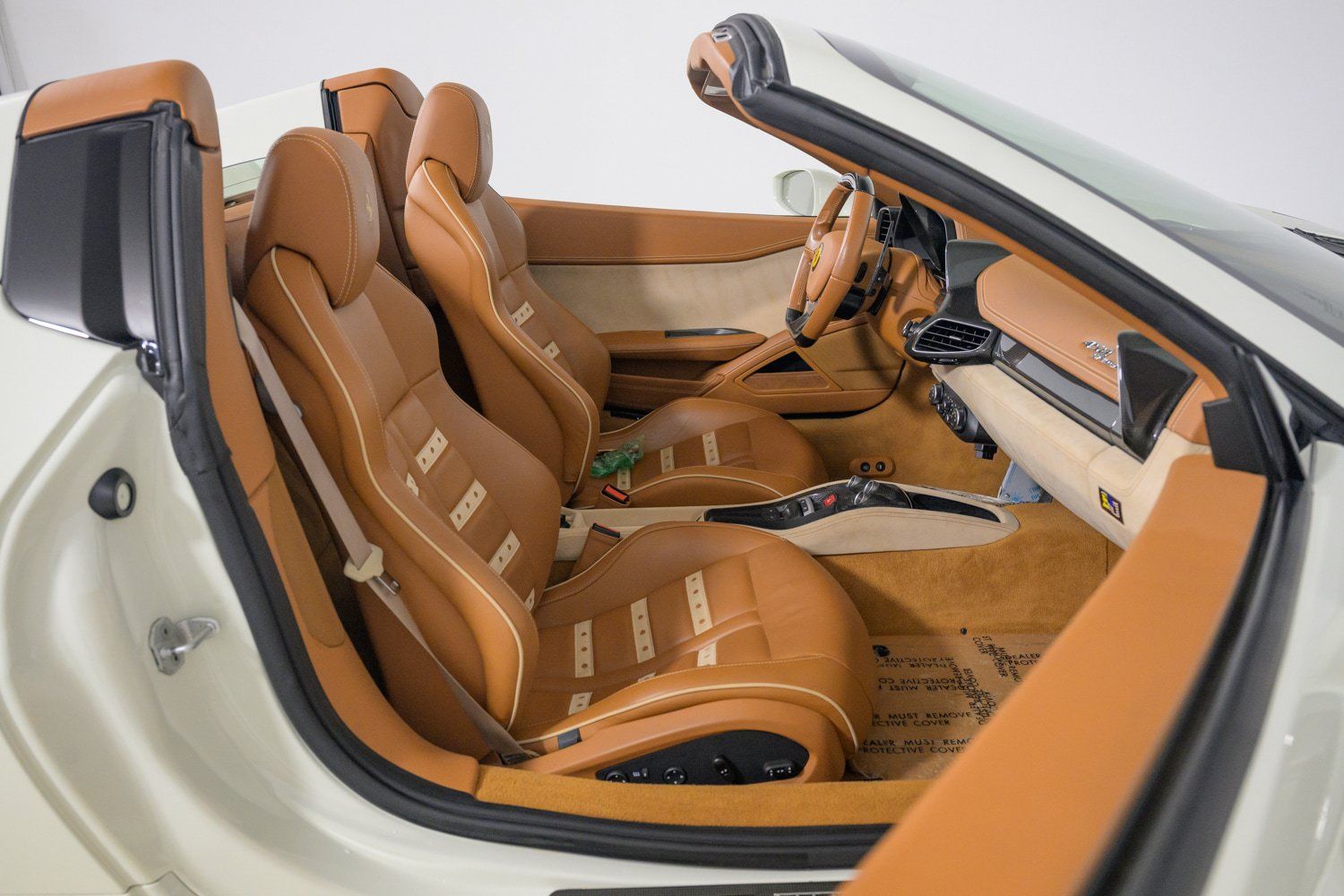 Used 2015 Ferrari 458 Spider RWD image 33