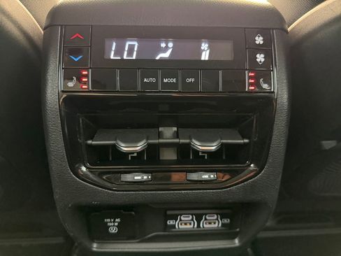 Used 2023 Jeep Grand Cherokee L Limited AWD/4WD image 31
