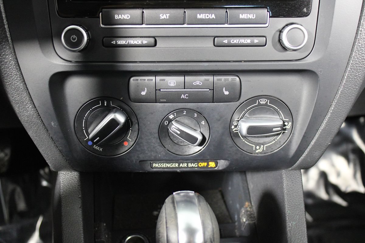 Used 2011 Volkswagen Jetta SE FWD image 13