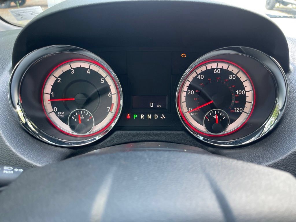Used 2017 Dodge Grand Caravan SE FWD image 17