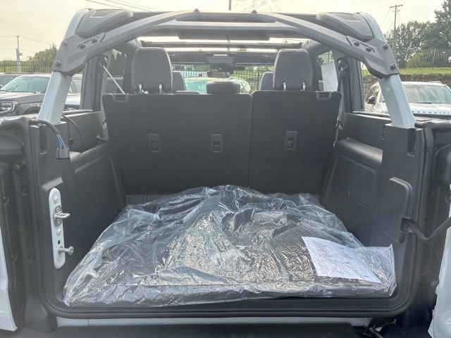 New 2026 Ford Bronco Raptor w/ Interior Carbon Fiber Pack AWD/4WD image 8