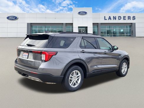 New 2026 Ford Explorer Active w/ Active Comfort Package image 3