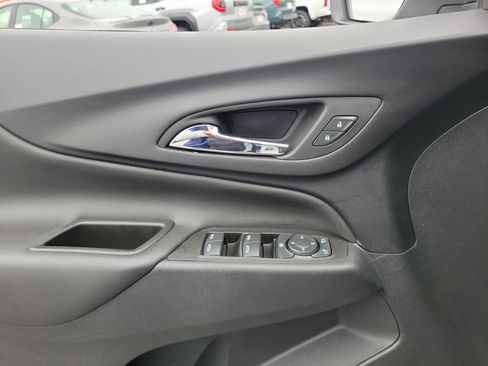 Used 2022 Chevrolet Equinox LT FWD image 17
