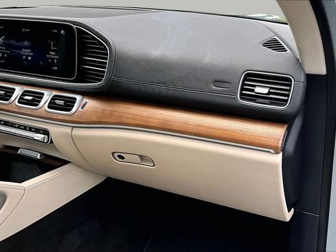 Certified 2023 Mercedes-Benz GLS 450 4MATIC image 19