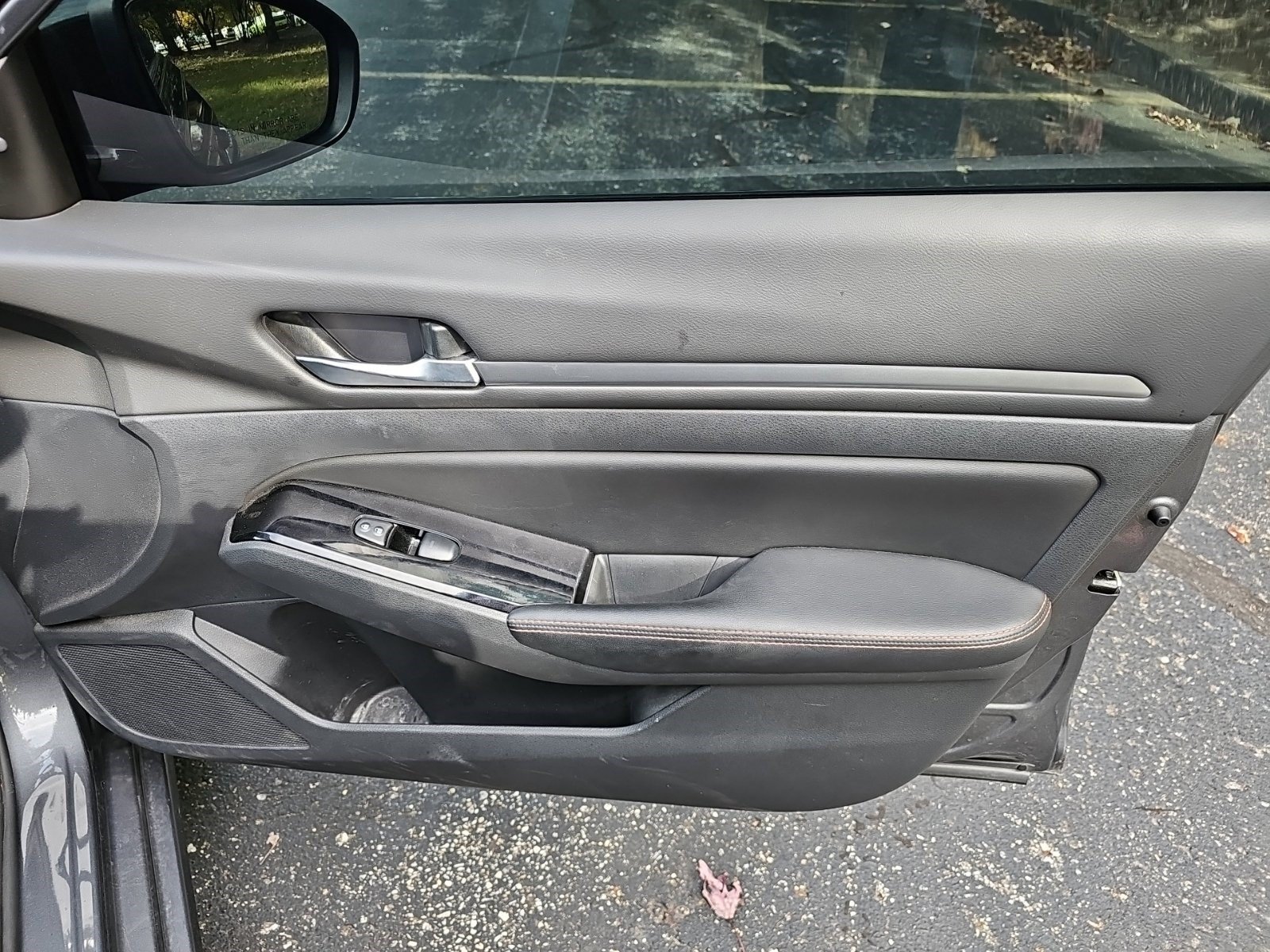 Used 2024 Nissan Altima 2.5 SR FWD image 14