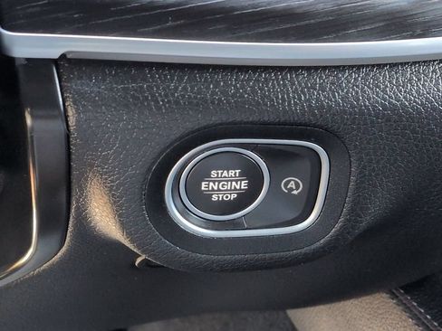 Used 2023 Mercedes-Benz GLS 450 4MATIC image 16