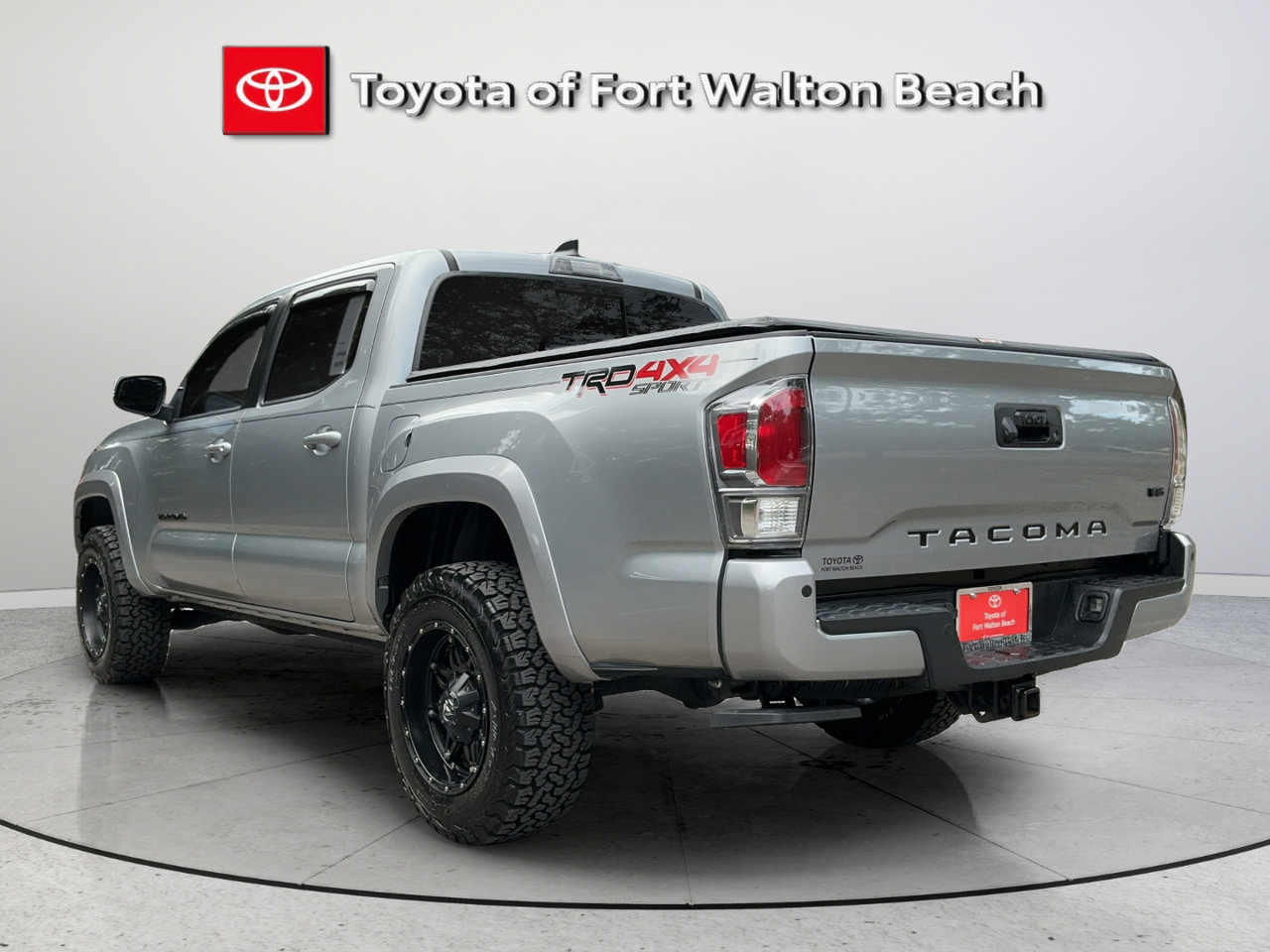 Used 2021 Toyota Tacoma TRD Sport w/ Technology Package AWD/4WD image 4