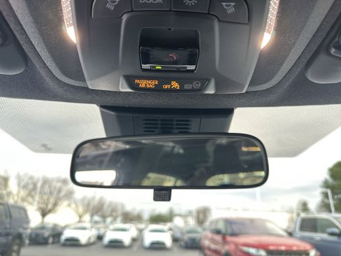 Used 2025 Toyota Corolla SE image 27