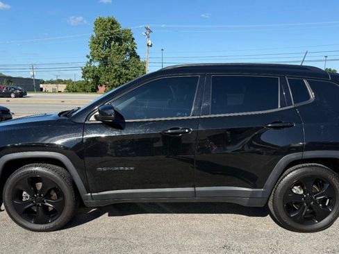 Used 2020 Jeep Compass Latitude FWD image 5