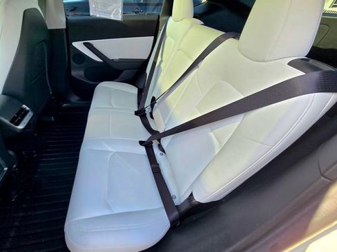 Used 2021 Tesla Model Y Long Range image 21