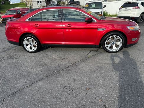 Used 2010 Ford Taurus SHO image 2