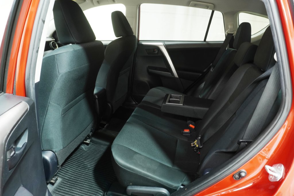 Used 2017 Toyota RAV4 LE w/ Carpet Mat Package AWD/4WD image 12