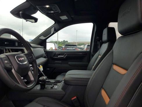 New 2026 GMC Sierra 1500 AT4 w/ Technology Package AWD/4WD image 17