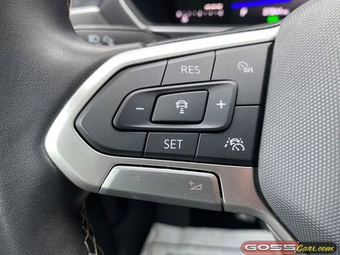 Used 2024 Volkswagen Tiguan SE image 16