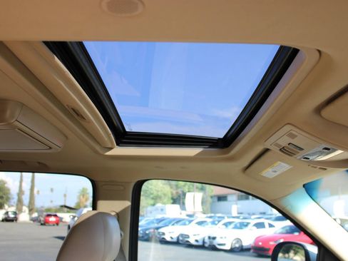 Used 2013 GMC Yukon Denali AWD/4WD image 2