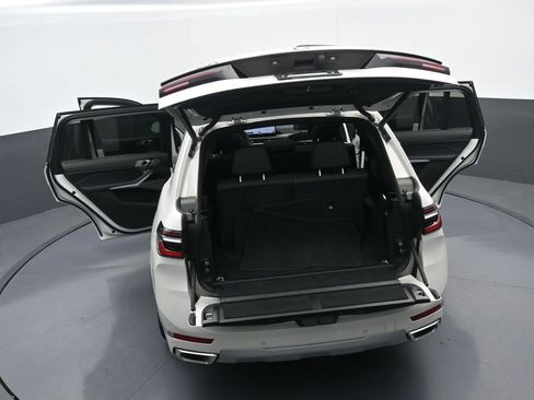 Used 2025 BMW X7 xDrive40i image 44