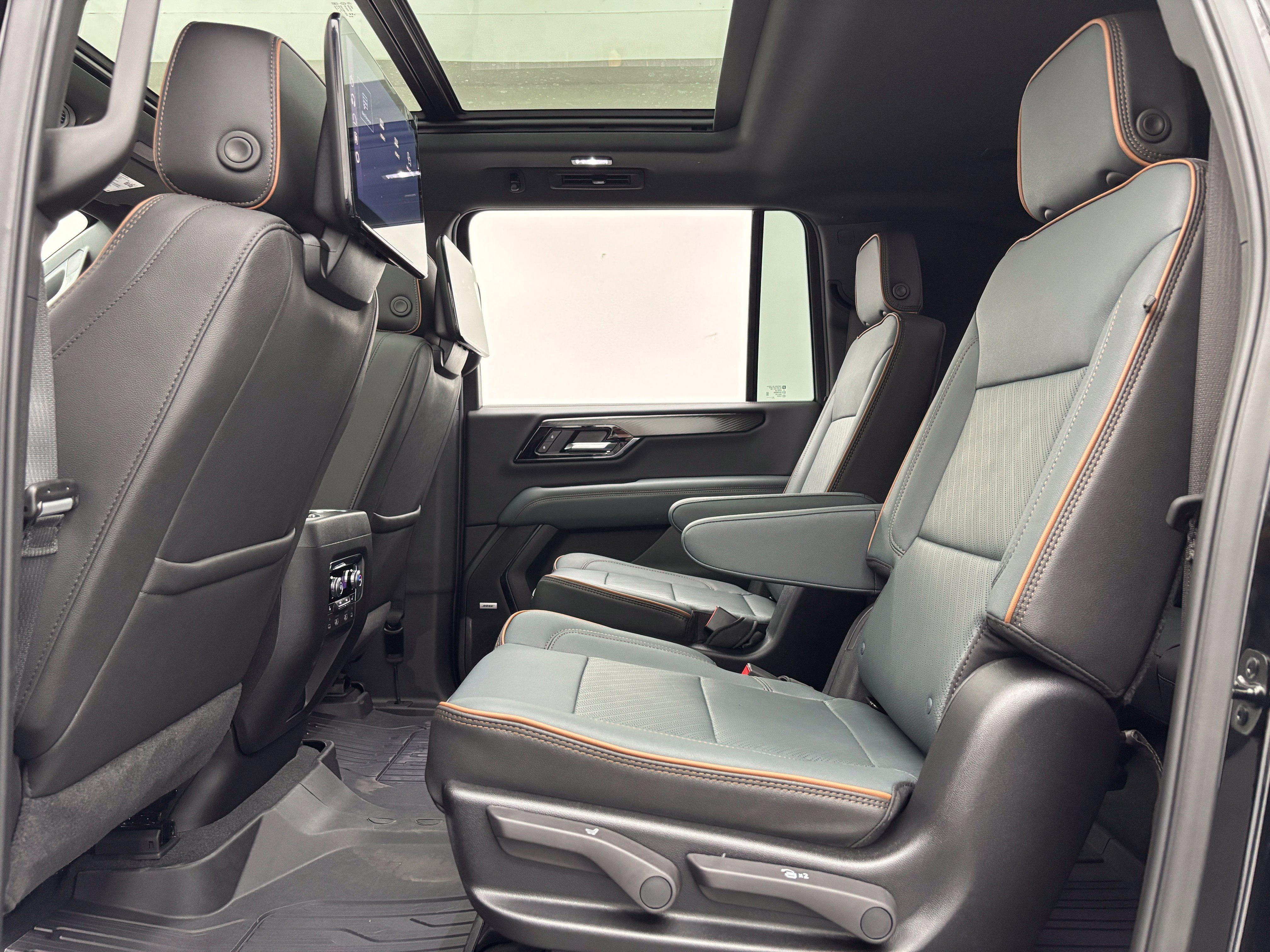 New 2026 GMC Yukon XL AT4 w/ AT4 Premium Plus Package AWD/4WD image 49
