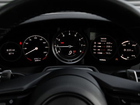 Certified 2022 Porsche 911 Carrera w/ Premium Package RWD image 18