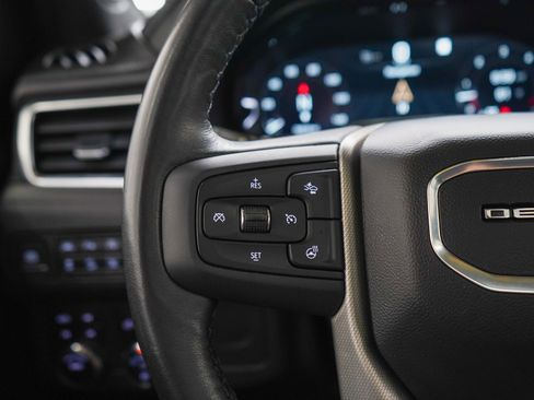 Used 2022 GMC Yukon XL Denali AWD/4WD image 27