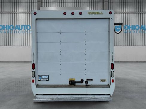 Used 2018 GMC Savana 3500 w/ Driver Convenience Package RWD image 6