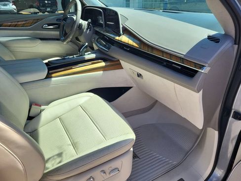 Used 2021 Cadillac Escalade Premium Luxury Platinum RWD image 27