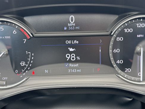 New 2025 Cadillac XT6 Luxury image 34