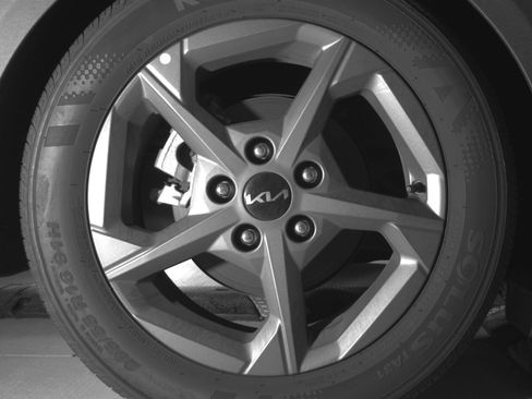 Used 2025 Kia K4 LXS image 15