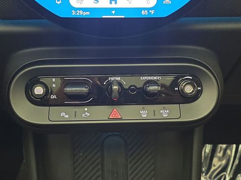 Certified 2025 MINI Cooper 2-Door Hardtop image 21